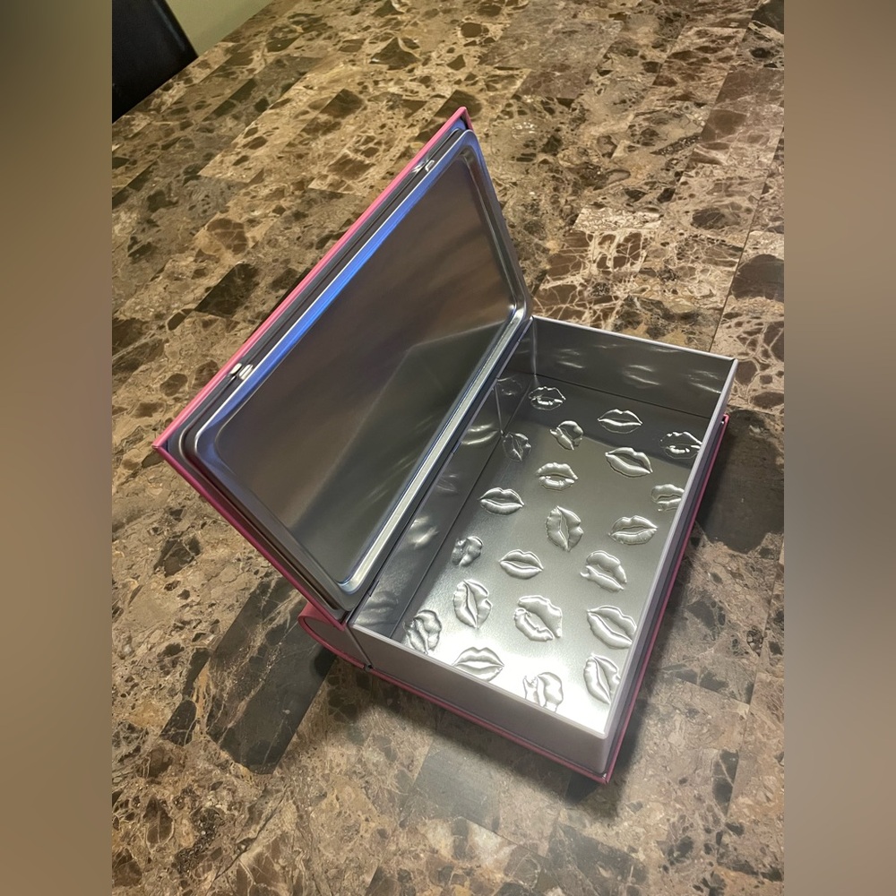 NEW AMC Mean Girls popcorn tin - Picture 9 of 11